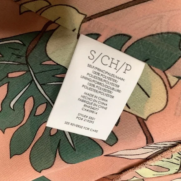 CABI 53511  Melon & Green Tropical Sleeveless Blouse V-Neck Or Snap Up To Round - Picture 11 of 15